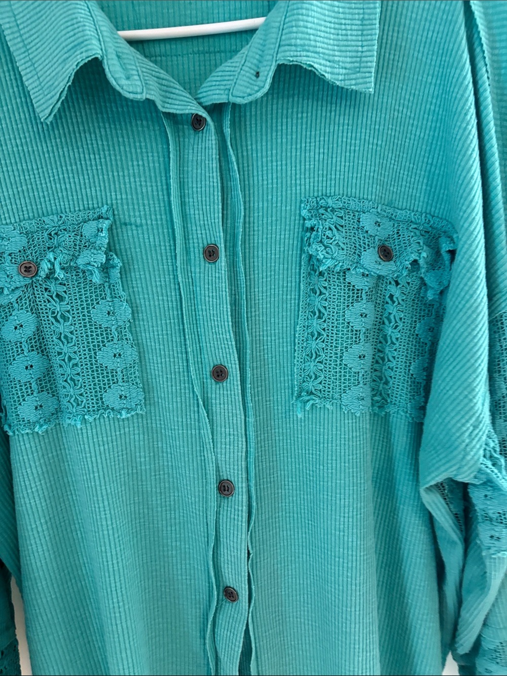 POL Turquoise Crochet-Pocket Button-Front Top - Picture 5 of 7